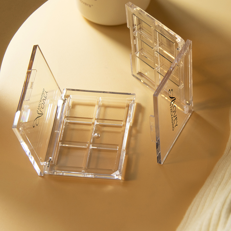 Clear eyeshadow case with 6 color