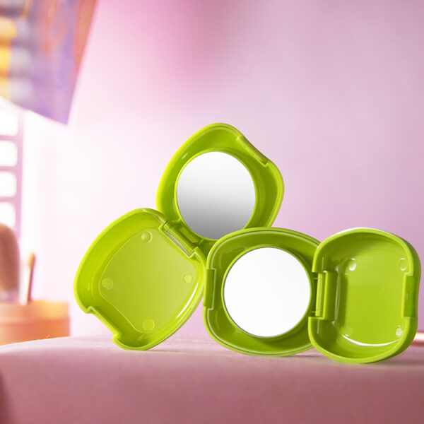 Wholesale compact powder case with mirror and apple shape